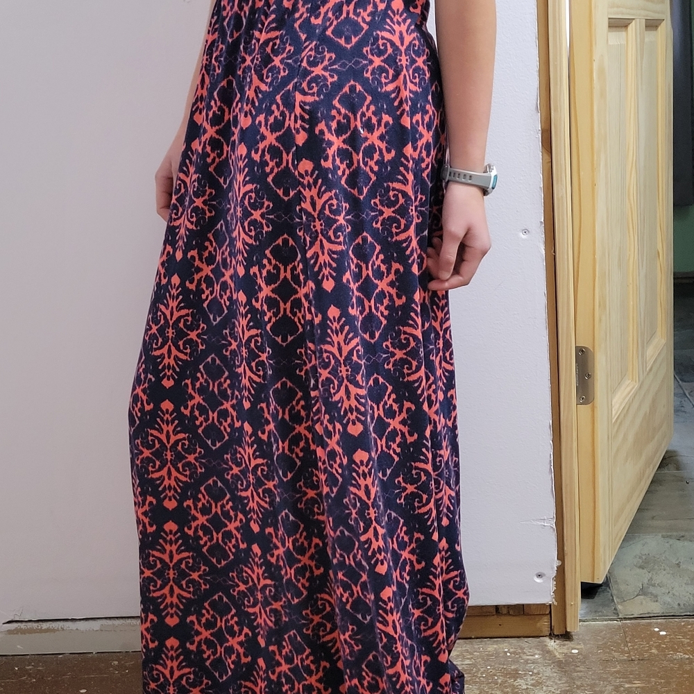 Maxi skirt. By JOE B. Blue elastic waist.